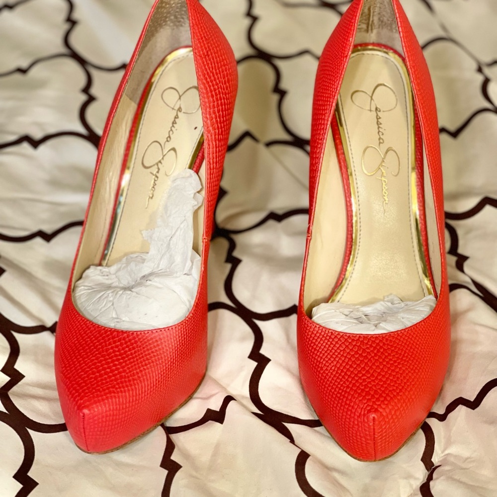 Red Jessica Simpson shoe